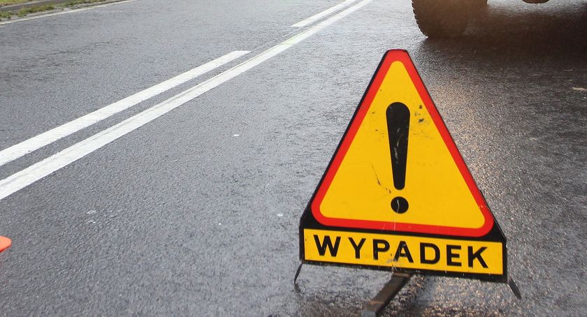 Śmiertelny wypadek w Drołtowicach - auto uderzyło w drzewo
