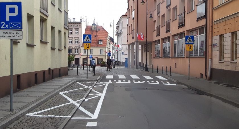 SDM odnawia oznakowanie poziome na drogach