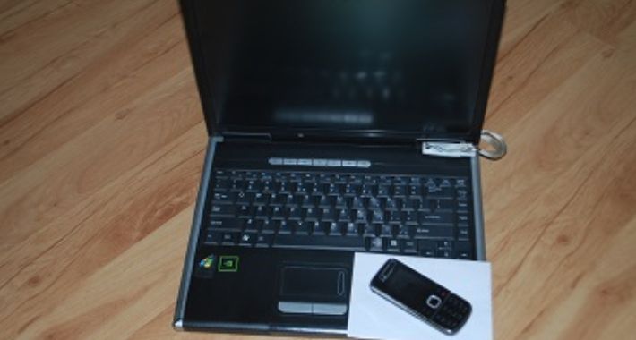 Ukradł laptopa i komórkę