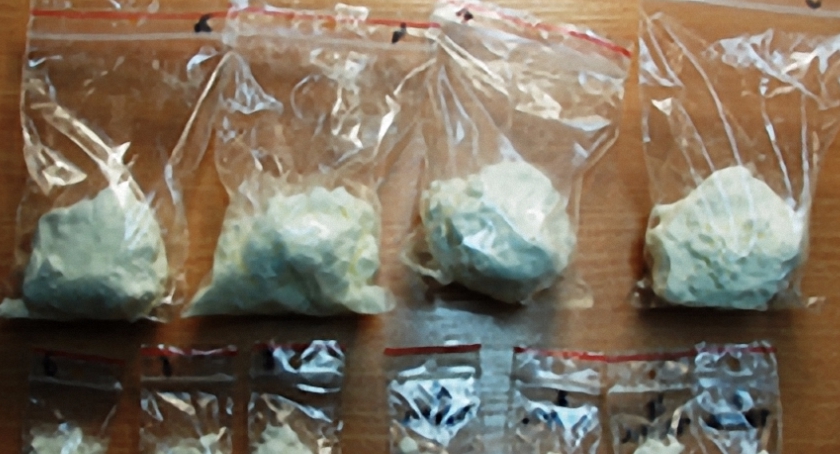 Dwóch mężczyzn i marihuana