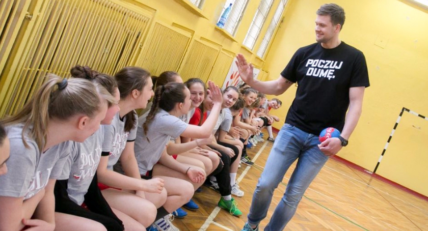 Trening motywacyjny dla młodych piłkarek ręcznych 