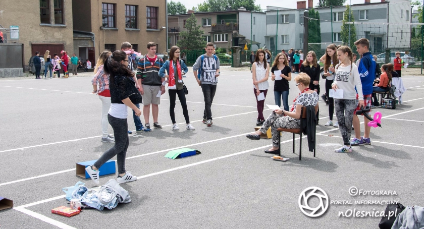 Atrakcje na gimnazjalnym boisku- VIDEO - FOTO