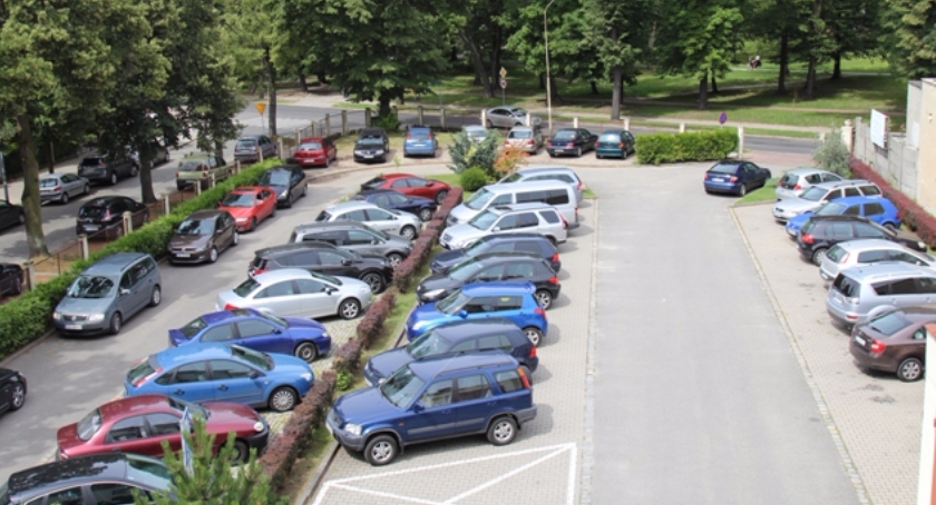 Starostwo rozbudowuje swój parking