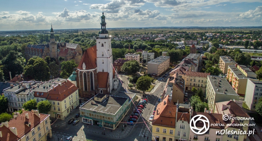 Wszystkie taśmy już wiszą - VIDEO