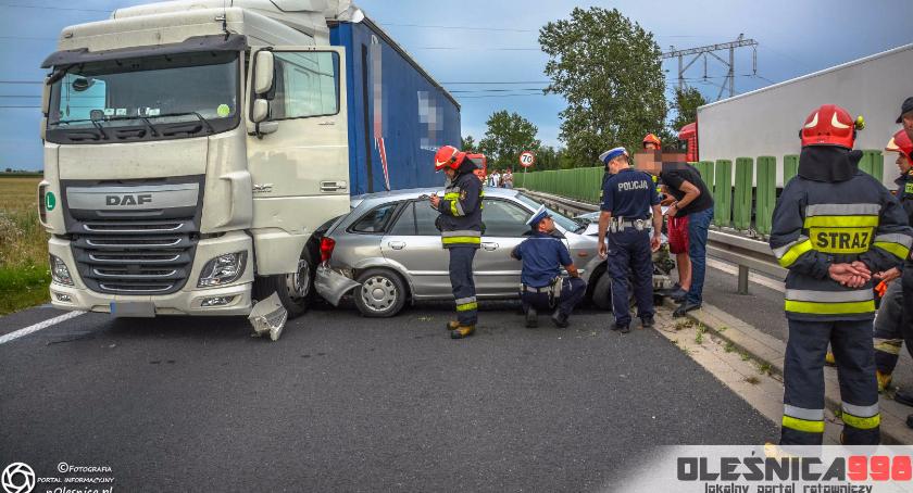 Kolizja z ciężarówką przed Borową 