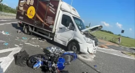 W Sycowie motocyklista uderzył w auto dostawcze - in…