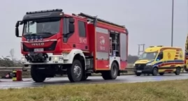 Wypadek w Cieślach. Mężczyzna przysypany ziemią w wykopie