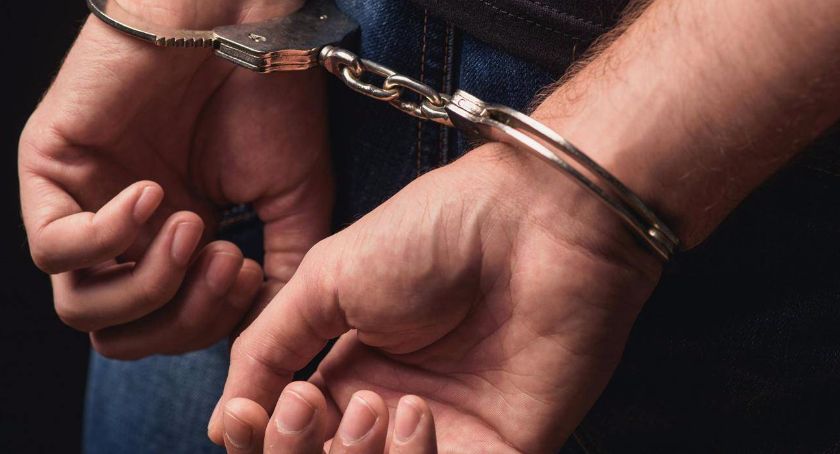 Zarzut zabójstwa usłyszeli dwaj 28-latkowie zatrzymani przez wrocławskich policjantów