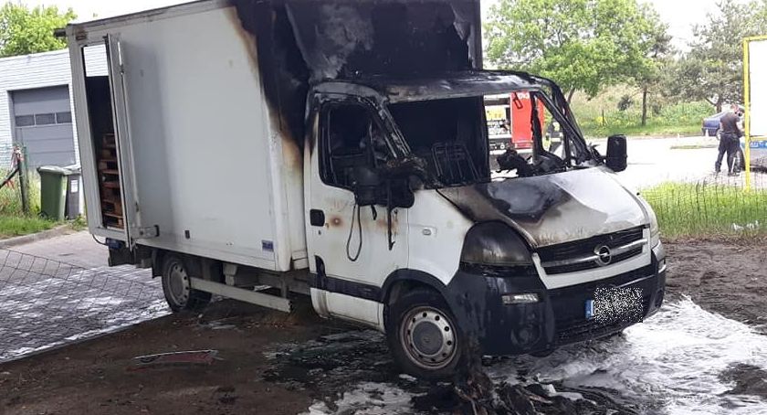 Pożar samochodu dostawczego przy Centrum Korona