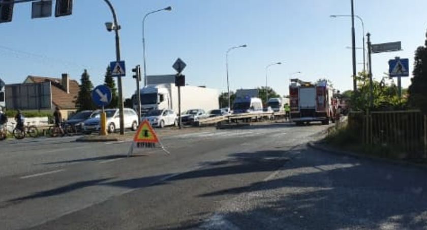 Tragiczny wypadek w Długołęce. Nie żyje jedna osoba, cztery są ranne.