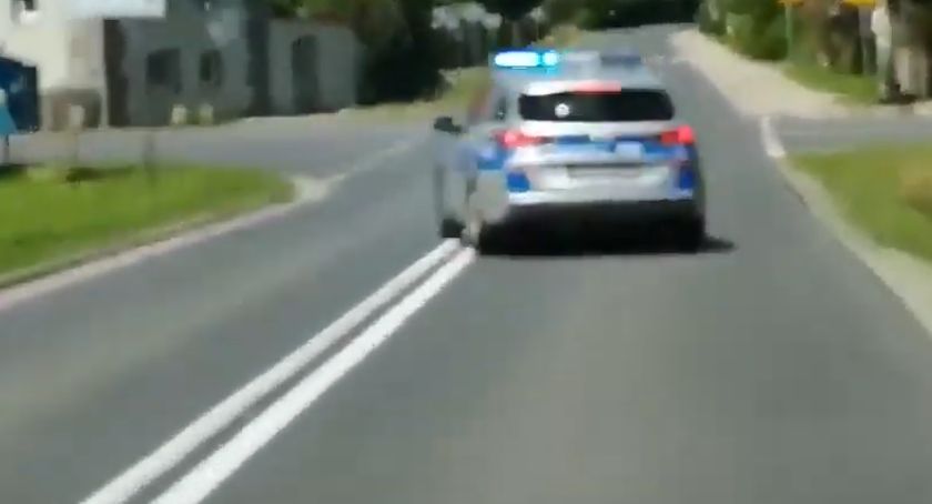 Fiatem punto z kradzioną lawetą uciekali przed policją. Zobacz film z pościgu