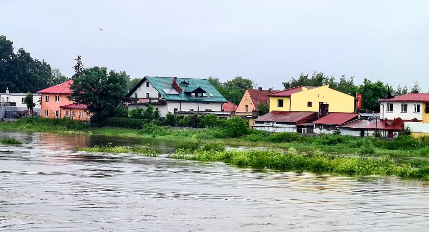 Oława z niepokojem obserwuje Odrę [video+foto]