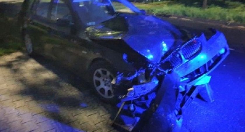 Chcąc uniknąć odpowiedzialności, powiedział policjantom, że to żona prowadziła pojazd. Powód? Był pijany