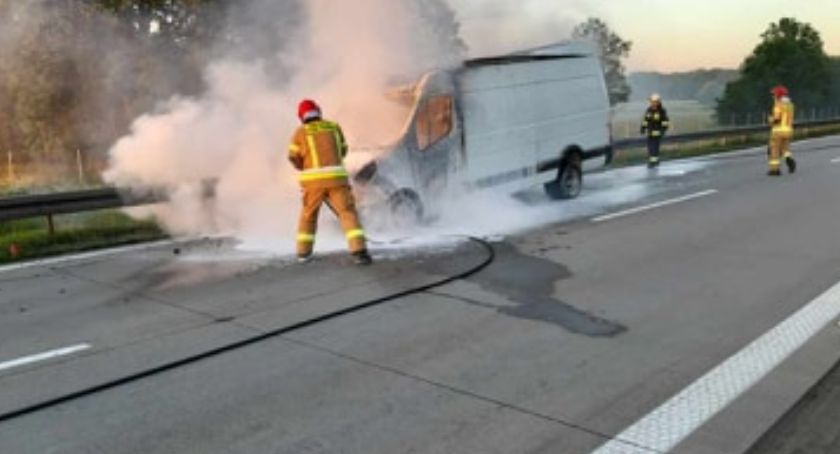 Na autostradzie A4 płonął samochód dostawczy
