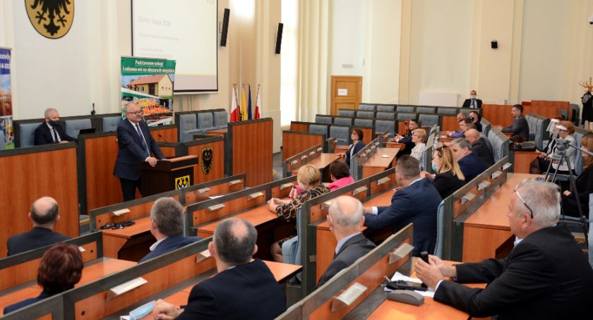 Promesy na inwestycje w gospodarkę wodno-ściekową oraz Odnowę Dolnośląskiej Wsi
