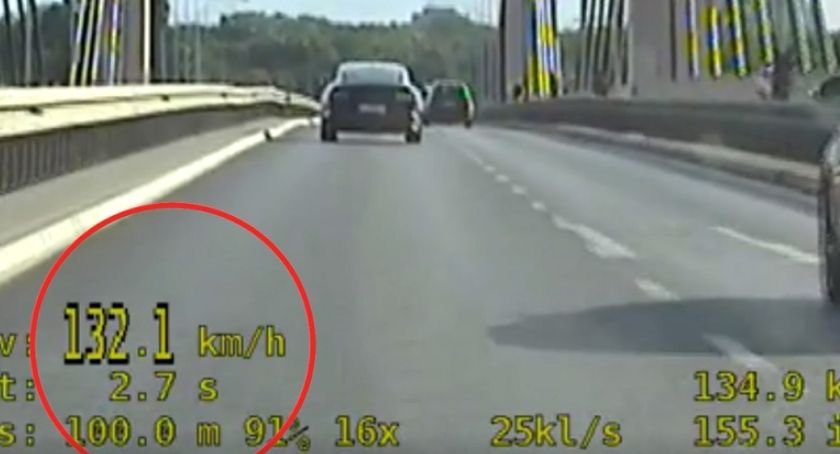 Jechała wypożyczonym Mustangiem przez Wrocław z prędkością 132 km/h, bo uległa pokusie…