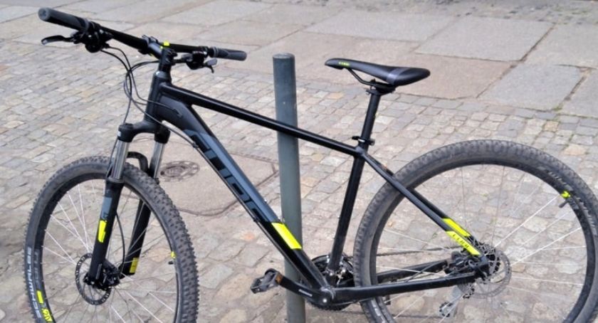 Jechał skradzionym rowerem do lombardu, ale zauważył go idący ulicą policjant