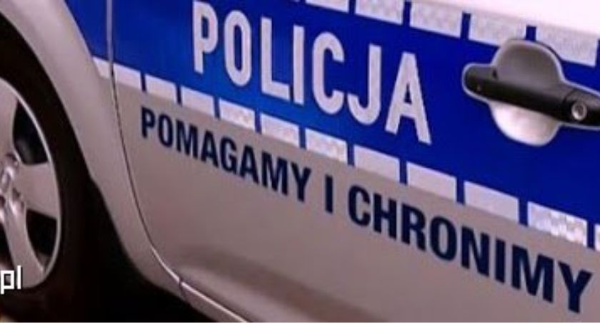Policjanci pomagali potrzebującej Mii