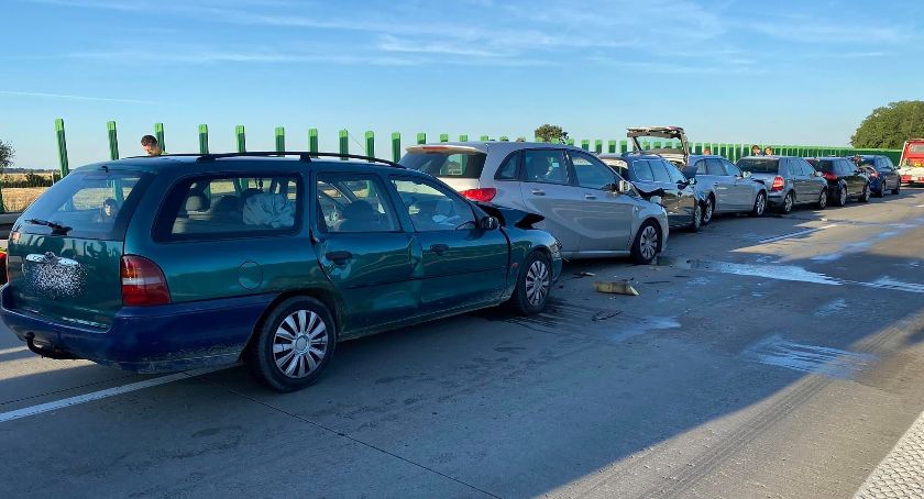 Karambol na autostradzie A4. Zderzyło się 7 samochodów.