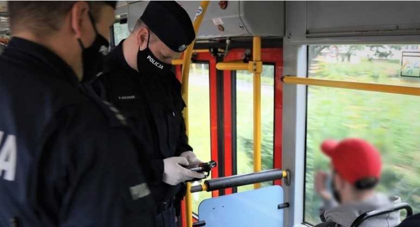 Działania wrocławskich policjantów i pracowników MPK na rzecz bezpieczeństwa mieszkańców