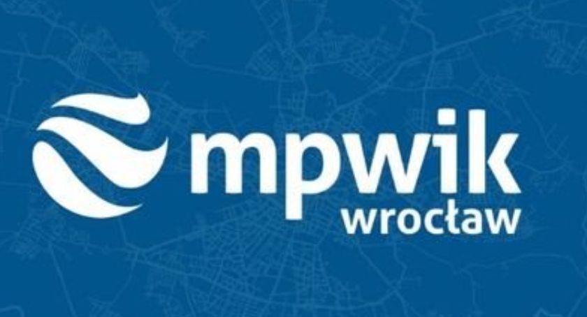 Kierowcy i motorniczy MPK piją wrocławską kranówkę