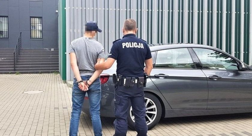 Miał ważną sprawę do załatwienia, dlatego wsiadł za kierownicę nie posiadając uprawnień