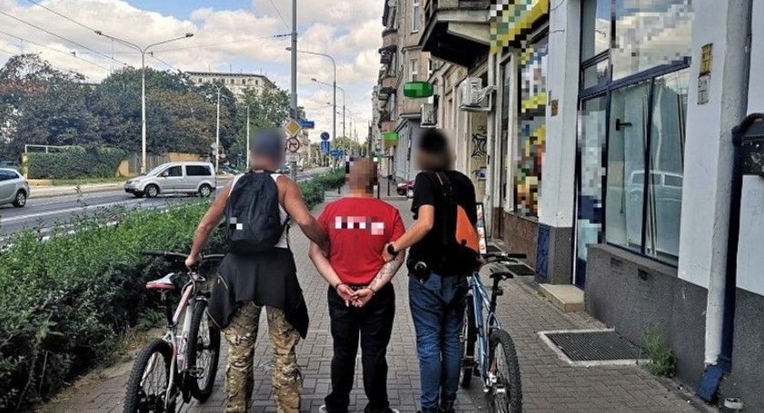 Jechał kradzionym rowerem i miał przy sobie narkotyki