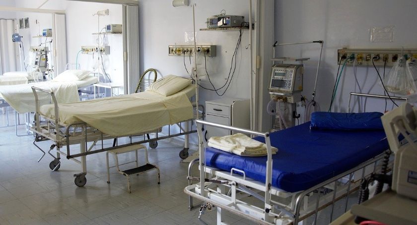 Szpital dla zakażonych w Hali Ludowej