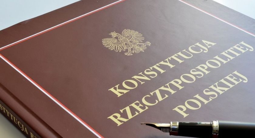 Zakaz przemieszczania się - czy to legalne ?