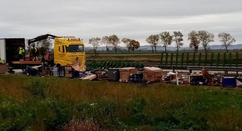 Wiele godzin utrudnień na autostradzie A4 po wypadku ciężarówki