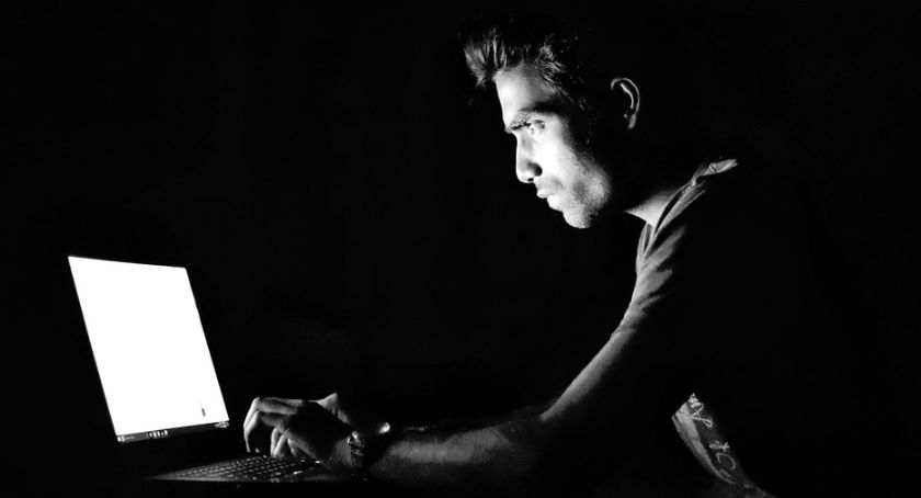 Uważaj na oszustów zamawiając coś z internetu