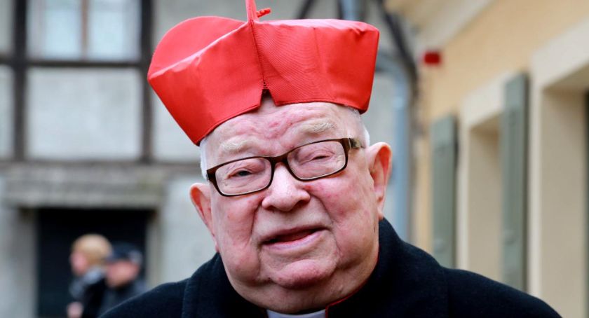 Gulbinowicz w szpitalu. Stan kardynała jest ciężki.
