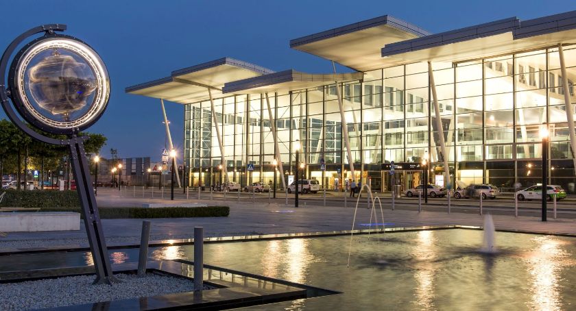Na terenie lotniska startuje punkt do testów na COVID-19