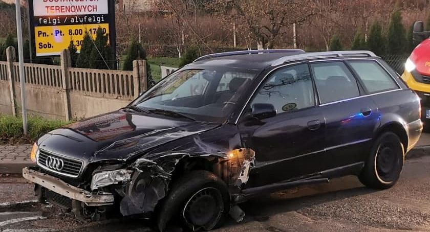 Zderzenie audi z autobusem pod Wrocławiem