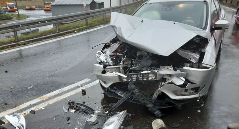 Kolejne zderzenie na zjeździe z A4 w Kostomłotach