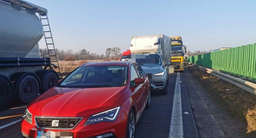 Kierowca ciężarówki spowodował karambol na A4