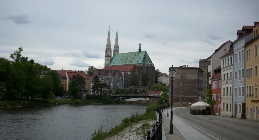 W Görlitz wprowadzono godzinę policyjną