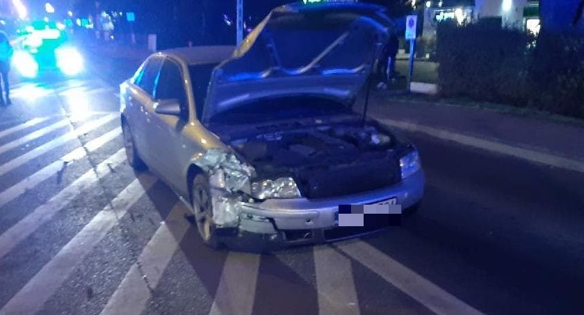 Na Bielanach bus zderzył się z audi
