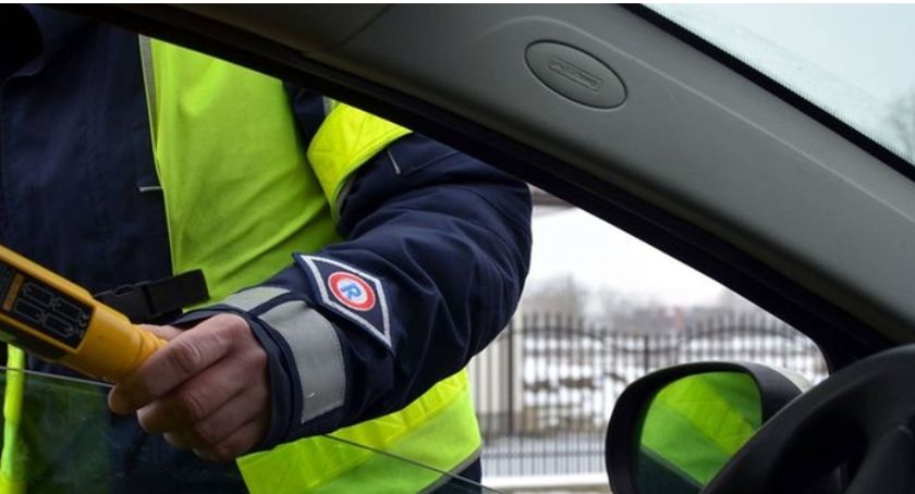 Jechał przez Wrocław, bez prawa jazdy, ale za to mając ponad 2 promile alkoholu w organizmie