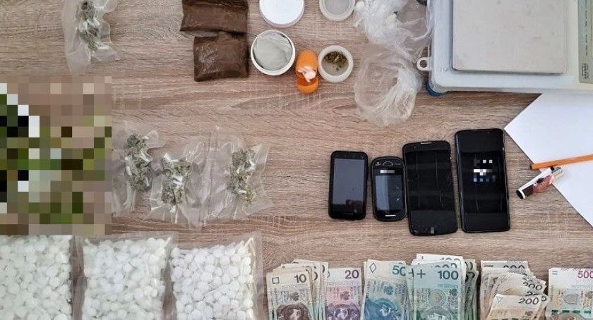 Zatrzymany za posiadania blisko 3500 porcji handlowych narkotyków