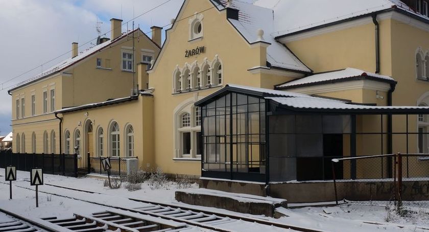 Rowerzysta potrącony przez pociąg