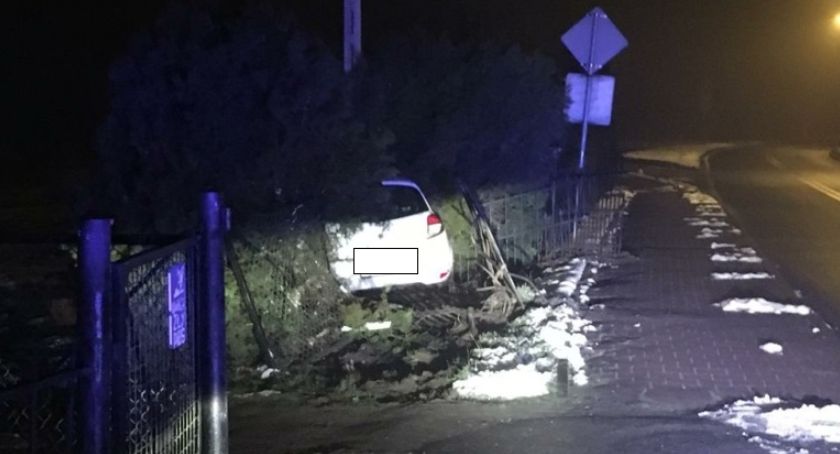 Staranował płot po pijaku