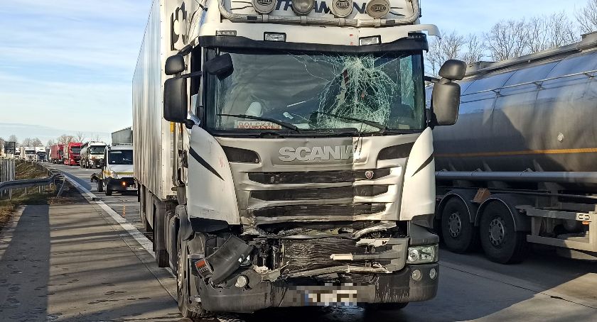 Zderzenie dwóch tirów na autostradzie A4 