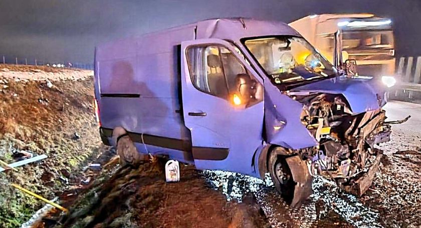 Dachowanie busa na A4 w kierunku Legnicy