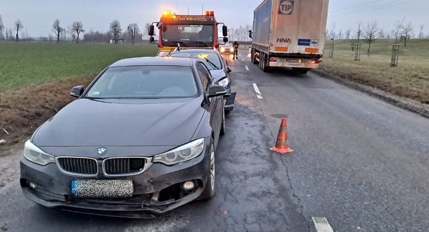 Zderzenie czterech aut na wysokości LG w Biskupicach Podgórnych