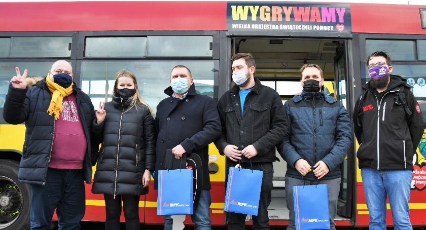 #VolWOŚP już u nowego właściciela. Autobus z licytacji WOŚP opuścił MPK
