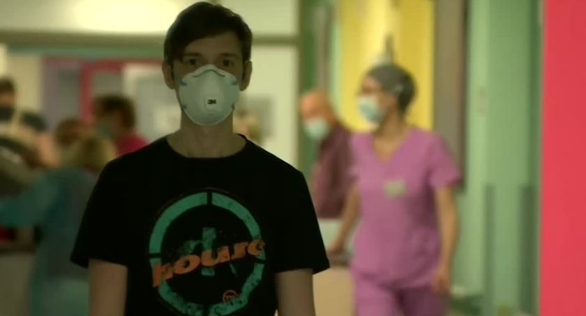 Koronawirus uszkodził serce 25-latka. Konieczny był przeszczep.