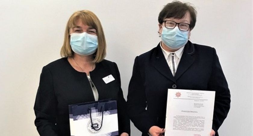 Pracownice banku wykazały się profesjonalizmem i uratowały kobietę przed oszustem działającym metodą ,,na wnuczka’’