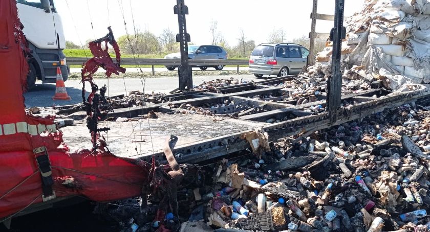 Pożar ciężarówki na A4. Zobacz film i zdjęcia