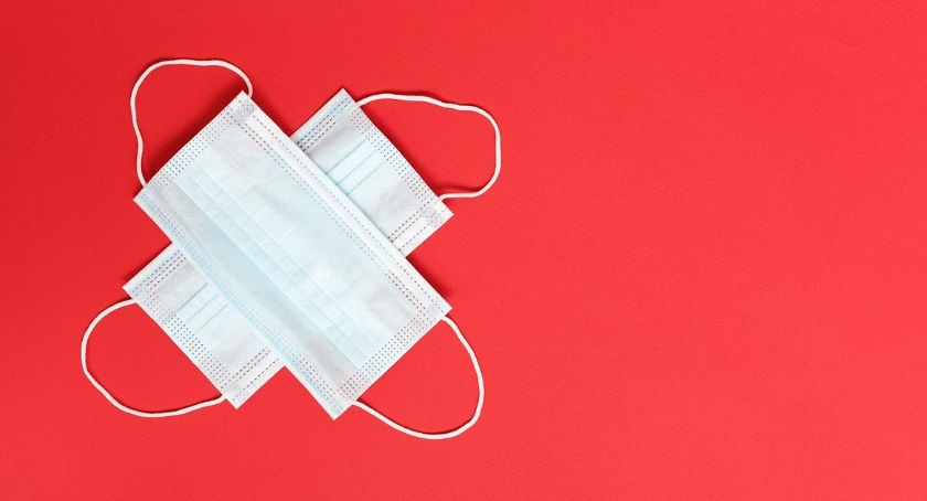 Zmarło 460 osób, odnotowano 5,7 tysięcy nowych zakażeń